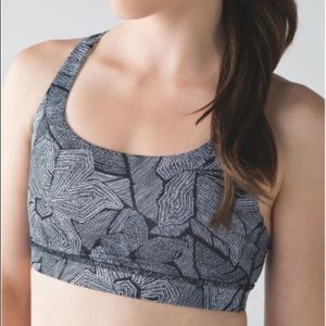 Lululemon energy bra size 8